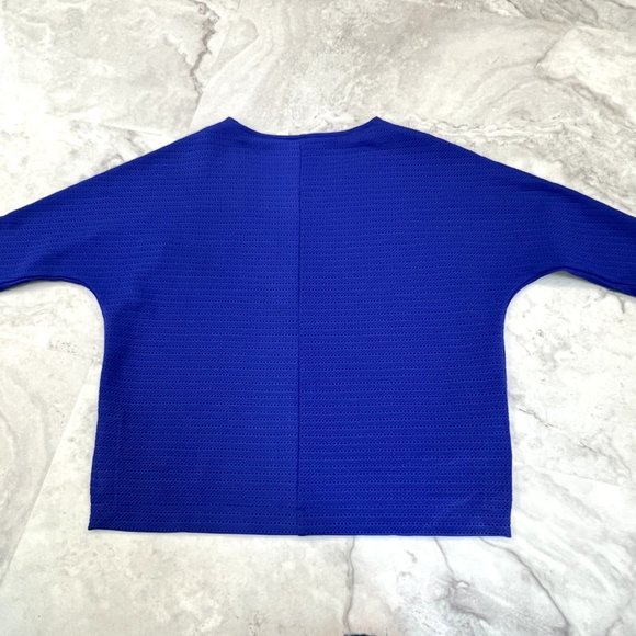 Chico's Bright Blue Textured Design Top Size 2 Like Medium - Picture 2 of 6